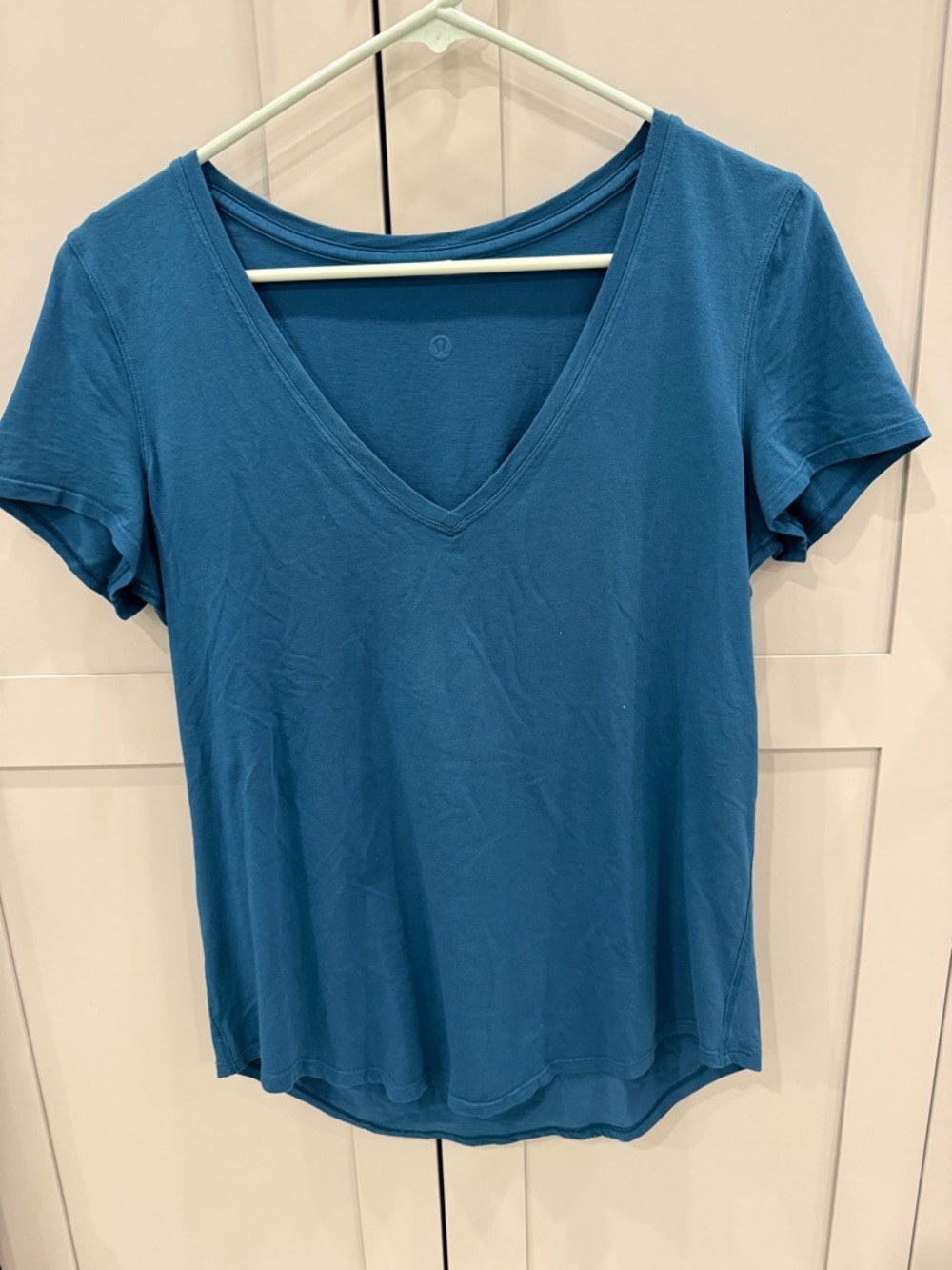 lululemon athletica Teal V-Neck Short Sleeve Tee